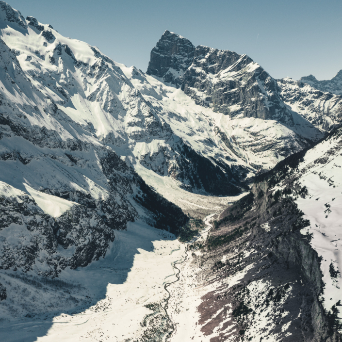 Titlis in Luzern im Winter mit einer Drone fotografiert
