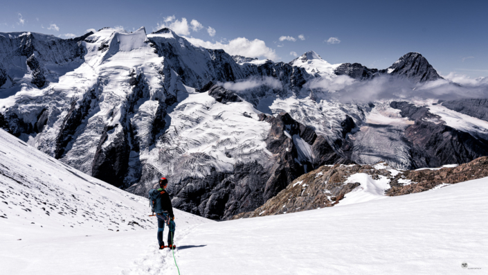 Strahleggpass Panorama vom aarebiwak zu Schreckhornhütte SAC