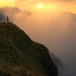 Sonnenuntergang auf dem Fronalpstock mit Nebel und Sicht auf Vierwaldstättersee Luzern Schwyz